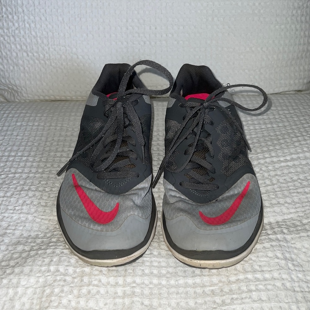 Nike tennis shoes